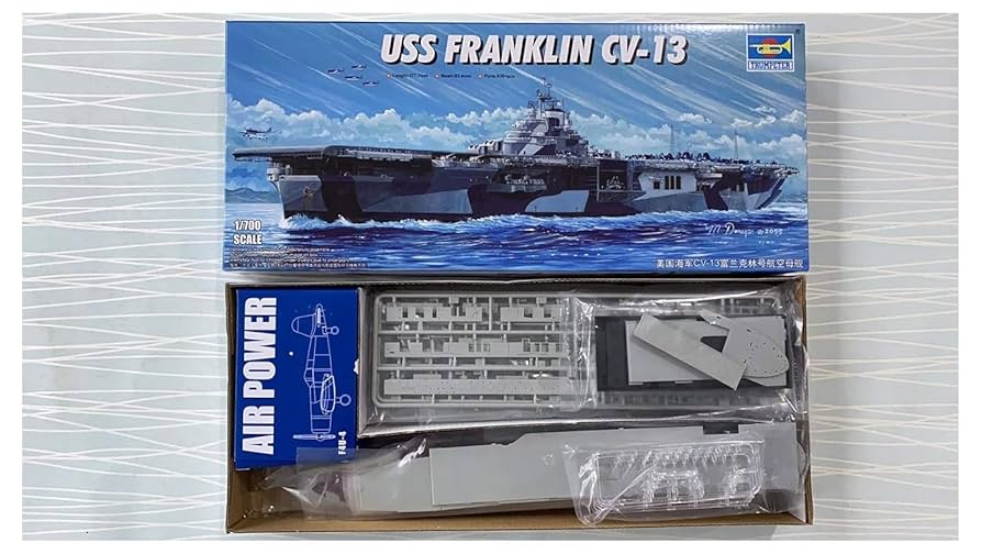トランペッター 1/700 米海軍 エセックス級航空母艦 CV-13 フランクリン Amazon.com: Trumpeter 1/700 USS Franklin CV13 Aircraft